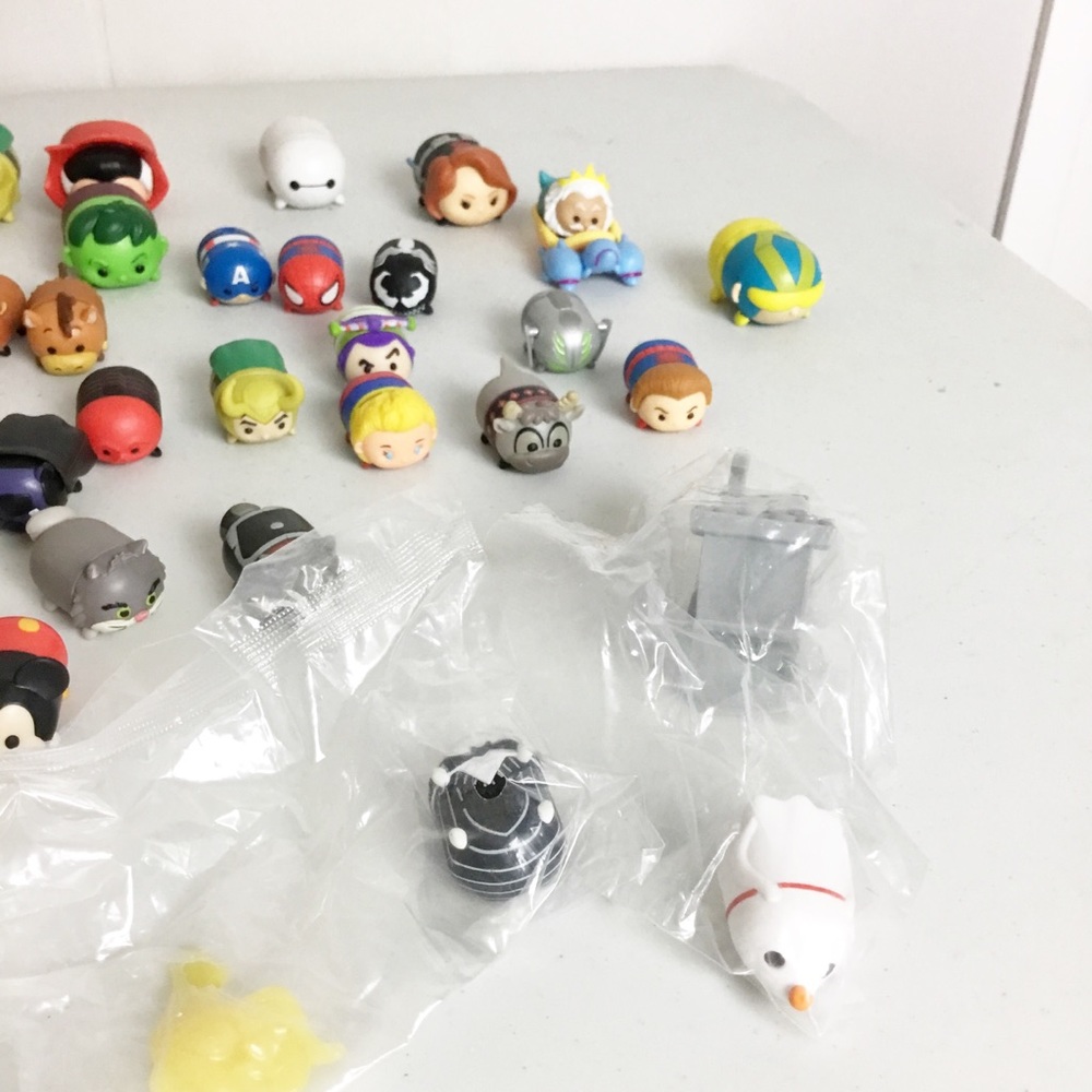 Tsum Tsum Large Lot of Over 220 Pieces New Marvel Disney - Picture 9 of 13